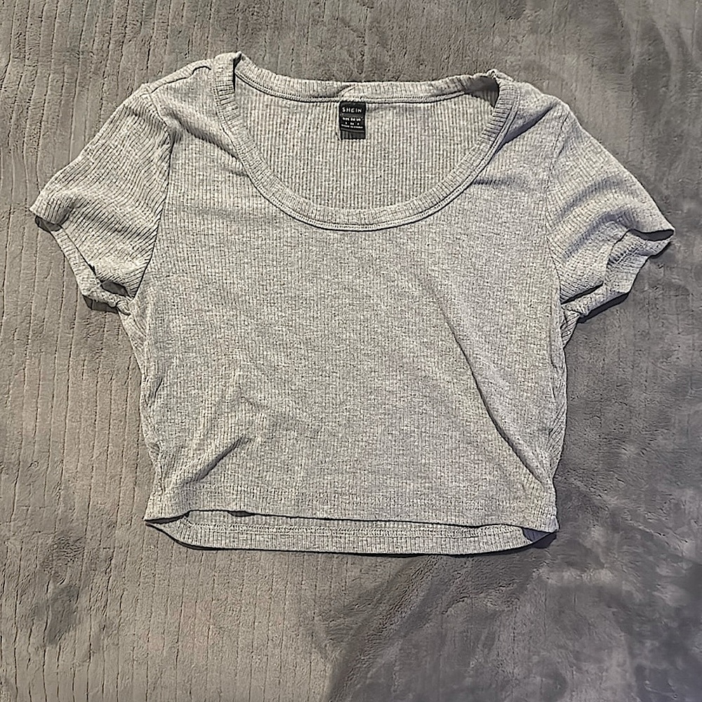 cute plain grey crop top